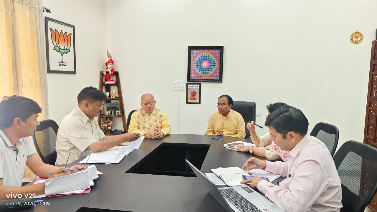 बॉन्ड का उल्लंघन करने वाले डॉक्टरों पर होगी कार्रवाईः डॉ. धन सिंह रावत