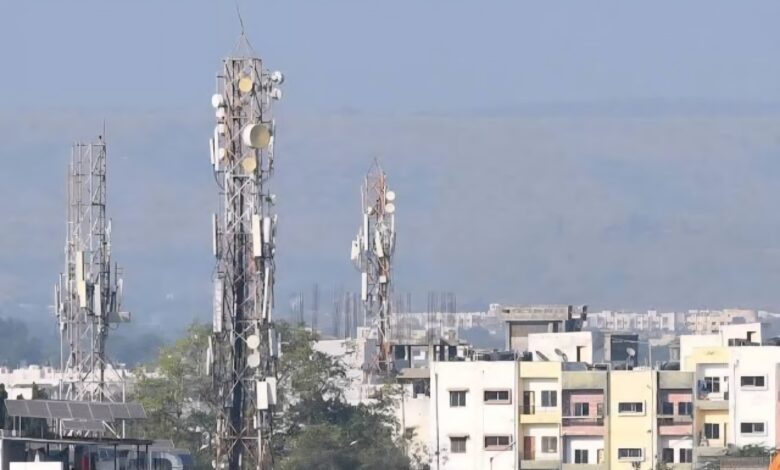 मुख्यमंत्री के निर्देशन में फ्रंटफुट पर जिला प्रशासन, दर्जनों मोबाईल टावर सील, एक के बाद एक बड़े एक्शन मुख्यमंत्री के निर्देशन में फ्रंटफुट पर जिला प्रशासन, दर्जनों मोबाईल टावर सील, एक के बाद एक बड़े एक्शन