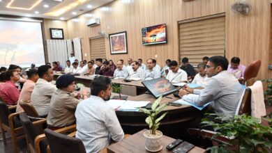 पंचायत चुनाव को लेकर जिला निर्वाचन अधिकारी ने की तैयारियों की समीक्षा