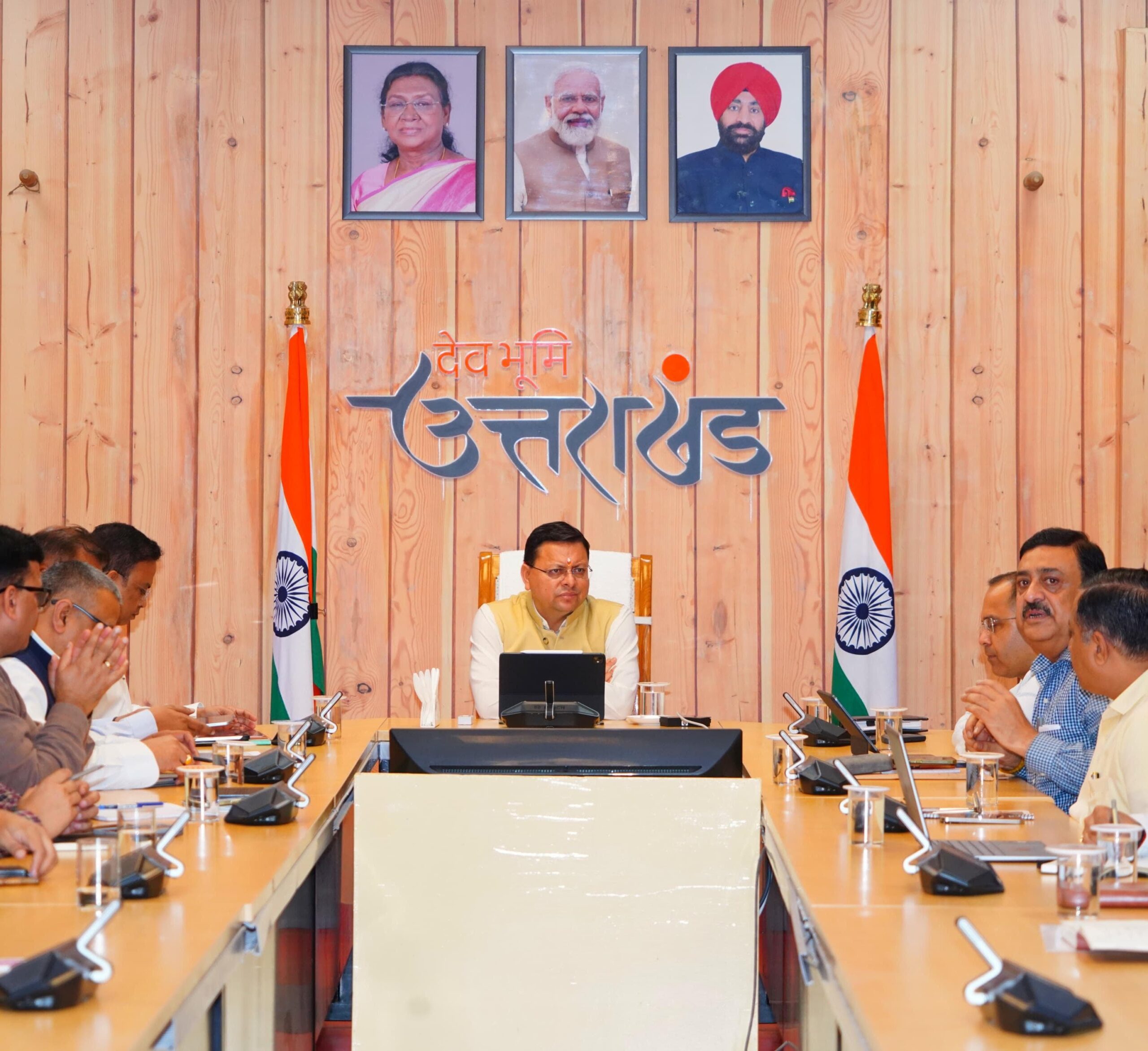 मुख्यमंत्री पुष्कर सिंह धामी ने दिए 1 लाख करोड़ की ग्राउंडिंग सेरेमनी की तैयारी समयबद्ध रूप से पूर्ण करने के निर्देश