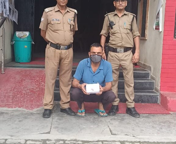 दून पुलिस की बडी सफलता : 01 अवैध नशा तस्कर को किया गिरफ्तार दून पुलिस की बडी सफलता : 01 अवैध नशा तस्कर को किया गिरफ्तार