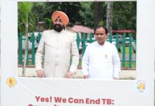 राज्यपाल व स्वास्थ्य मंत्री ने टीबी मुक्त भारत अभियान में उत्कृष्ट योगदान देने वाले लोगों को किया सम्मानित