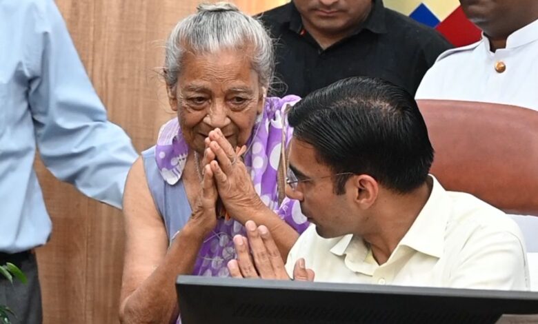 पहली सुनवाई, त्वरित फैसला – बेटे की बेदखली पर बुजुर्गों को न्याय पहली सुनवाई, त्वरित फैसला – बेटे की बेदखली पर बुजुर्गों को न्याय