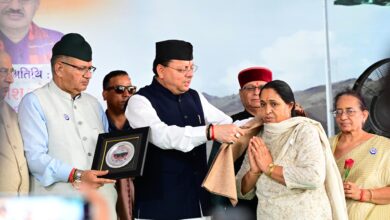 मुख्यमंत्री ने कारगिल विजय दिवस पर शहीद स्मारक पर पुष्प चक्र अर्पित कर शहीद को दी श्रद्धांजलि