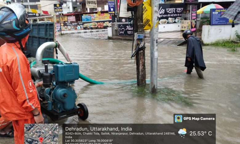 मूसलाधार बारिश से शहरी इलाकों में जलभराव, जिला प्रशासन ने त्वरित किया समस्या का निदान