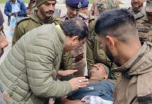 मुख्यमंत्री धामी ने आपदा प्रभावितों से की मुलाकात, हेलीकॉप्टर से पहुंची राहत सामग्री
