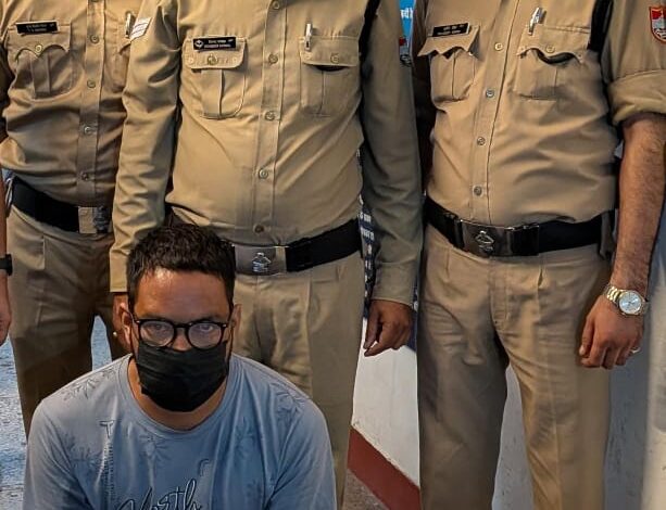 स्कूटी से चरस की तस्करी कर रहे एक युवक को हल्द्वानी पुलिस ने किया गिरफ्तार स्कूटी से चरस की तस्करी कर रहे एक युवक को हल्द्वानी पुलिस ने किया गिरफ्तार