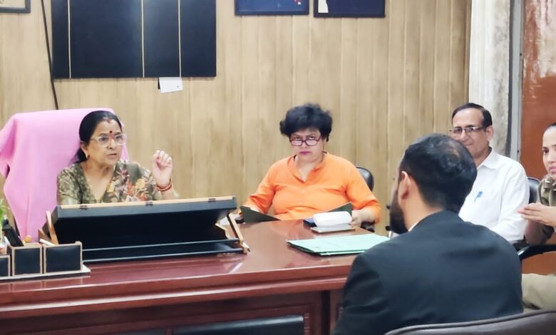 एनएआरआई 2025 विवाद: अधूरी जानकारी पर महिला आयोग ने पीवैल्यू एनालेटिक्स को फिर से बुलाया एनएआरआई 2025 विवाद: अधूरी जानकारी पर महिला आयोग ने पीवैल्यू एनालेटिक्स को फिर से बुलाया