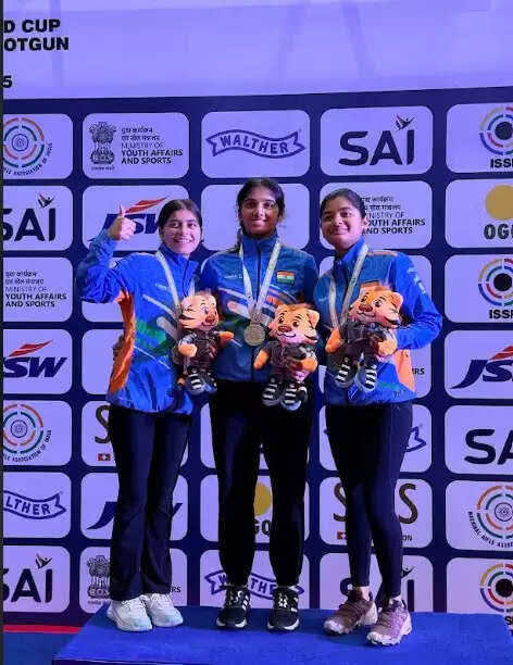 अनुष्का ठोकुर का स्वर्णिम आगाज़, भारत ने जीते पांच पदक