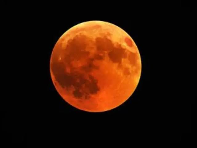 चंद्रग्रहण नज़दीक: ब्लड मून से लेकर लाइव स्ट्रीमिंग तक की पूरी जानकारी