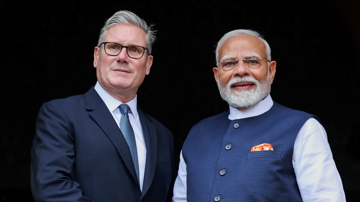 भारत और ब्रिटेन के बीच रिश्तों में नई ऊर्जा: दो दिवसीय दौरे पर मुंबई पहुंचे ब्रिटिश पीएम किएर स्टार्मर