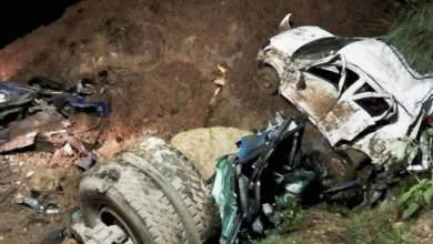 हिमाचल में भूस्खलन से बस दबी, 18 की मौत; कई लोग लापता हिमाचल में भूस्खलन से बस दबी, 18 की मौत; कई लोग लापता