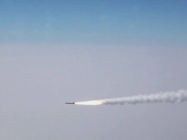 भारत-यूके ने 468 मिलियन डॉलर के मिसाइल सौदे पर की मुहर, ‘मार्टलेट’ मिसाइलें बढ़ाएंगी नौसेना की ताकत