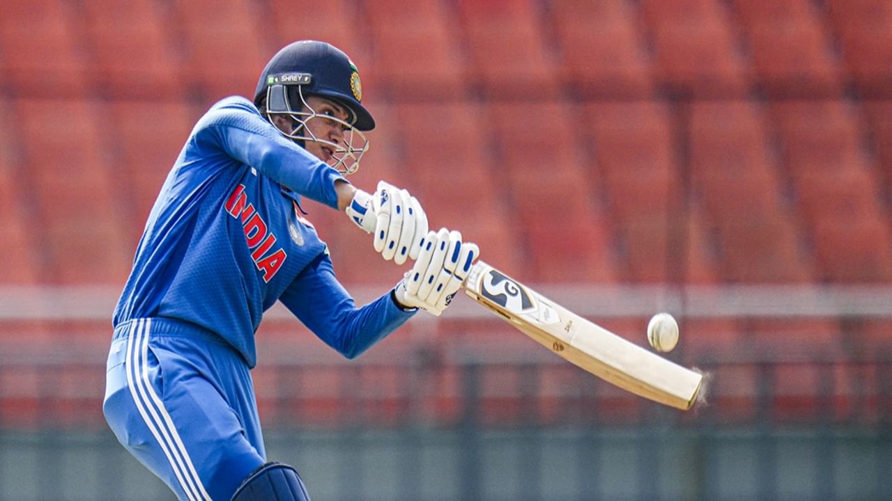 स्मृति मंधाना ने रचा इतिहास: 23 रन बनाकर तोड़ा 28 साल पुराना विश्व रिकॉर्ड