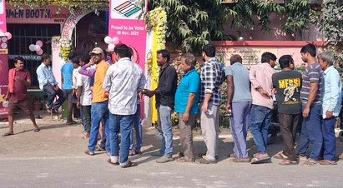 बिहार विधानसभा चुनाव 2025: अंतिम चरण में 122 सीटों पर मतदान शुरू, 3.7 करोड़ मतदाता करेंगे 1302 उम्मीदवारों की किस्मत का फैसला