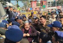 नर्सिंग डिग्री धारकों का बेरोजगार आंदोलन तेज, समर्थन में पहुँचे पूर्व मंत्री हरक सिंह रावत गिरफ्तार नर्सिंग डिग्री धारकों का बेरोजगार आंदोलन तेज, समर्थन में पहुँचे पूर्व मंत्री हरक सिंह रावत गिरफ्तार