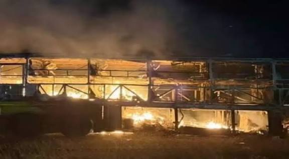 कर्नाटक में भीषण बस हादसा: बेंगलुरु से गोवा जा रही बस और लॉरी की टक्कर, 17 लोगों की मौत