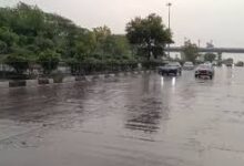 दिल्ली-एनसीआर में मौसम का यू-टर्न: तेज हवाओं के साथ बारिश से तापमान में गिरावट, ठंडक बढ़ने से लोगों को गर्मी से राहत