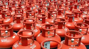 1 मार्च से कमर्शियल LPG सिलेंडर महंगा, ₹31 तक बढ़ी कीमत; तेल कंपनियों ने जारी किए नए रेट