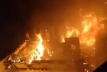 हरिद्वार की कॉटन फैक्ट्री में भीषण आग, दीवार तोड़कर अंदर पहुंची दमकल टीम; घंटों की मशक्कत के बाद पाया काबू