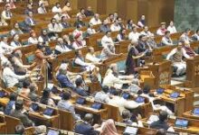 लोकसभा में टकराव कम करने की पहल: 8 विपक्षी सांसदों का निलंबन रद्द, ‘लक्ष्मण रेखा’ का पालन करने की अपील