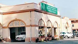 देहरादून नगर निगम में हंगामा: मेयर की कुर्सी पर बैठने वाले युवक की गिरफ्तारी, ऑपरेशन प्रहार में 43 हजार लोगों का सत्यापन