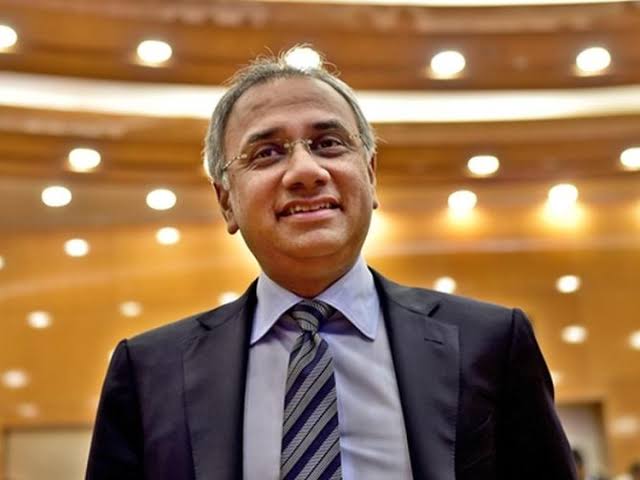 Infosys CEO की सैलरी में बढ़ोतरी, FY26 में मिला ₹82.6 करोड़ का पैकेज