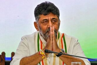 कर्नाटक में सत्ता परिवर्तन: डी.के. शिवकुमार बने 34वें मुख्यमंत्री, सिद्धारमैया को मिली कांग्रेस कार्यसमिति में बड़ी जिम्मेदारी