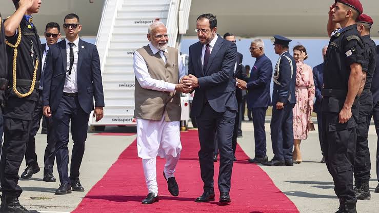PM Modi Cyprus Visit: 23 साल बाद साइप्रस पहुंचे भारतीय प्रधानमंत्री, मिला देश का सर्वोच्च नागरिक सम्मान
