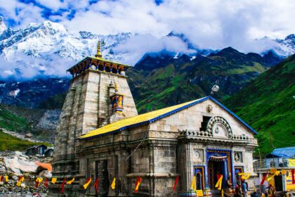 Weather Update: केदारनाथ में कड़ाके की ठंड, केरल में ट्रेन हादसा, मध्य प्रदेश में बारिश की आशंका