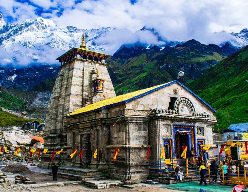 Weather Update: केदारनाथ में कड़ाके की ठंड, केरल में ट्रेन हादसा, मध्य प्रदेश में बारिश की आशंका